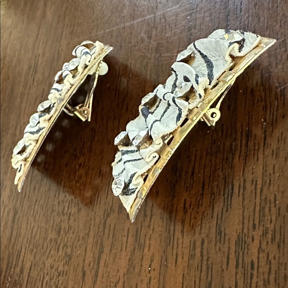 Black & White Zebra Print Large Rectangle Gold Tone Clip Earrings w/ Rhinestones - Picture 2 of 5